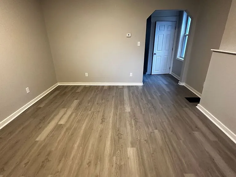 117-119 Copperfield Ave — Photo 5