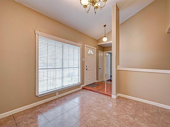 5th image of 1315 Twining Oaks Ln