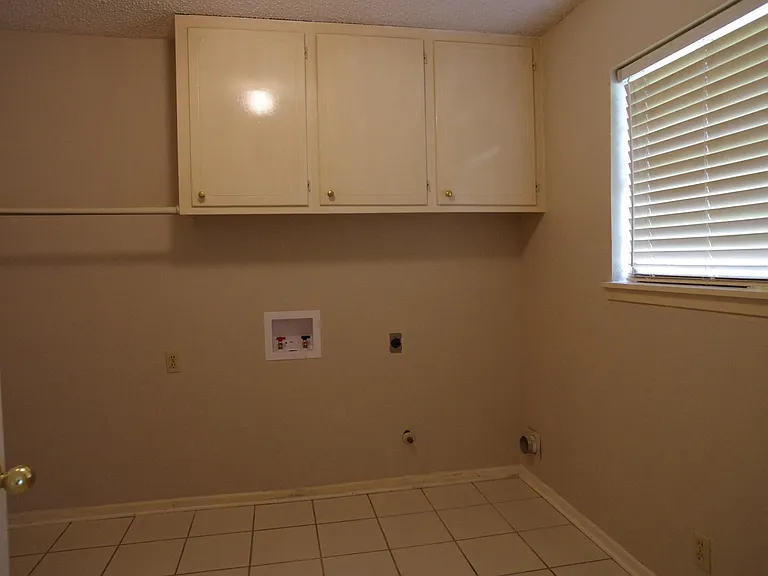 103 Hallie Dr — Photo 16
