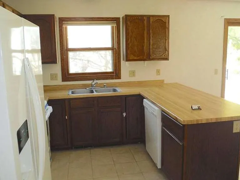 2 Crossbridge Ct — Photo 12