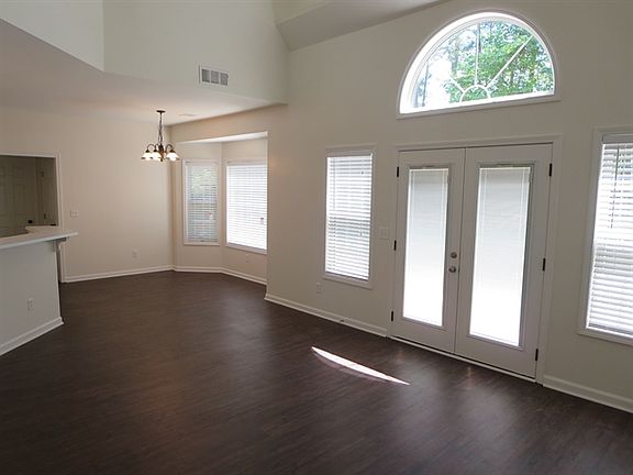 3rd image of 2037 Township Dr