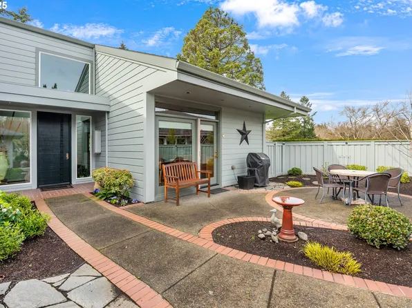 32219 SW Boones Bend Rd, Wilsonville, OR 97070