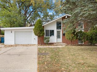 612 N Rozanne Dr, Addison, IL 60101