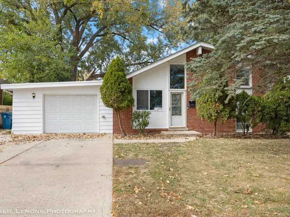 612 N Rozanne Dr, Addison, IL 60101