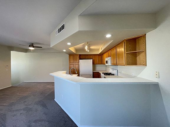 4th image of 3604 Monarcas St Unit 202