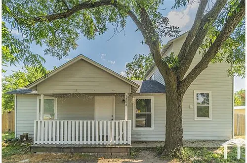 1208 Dan Gould Dr Photo 1