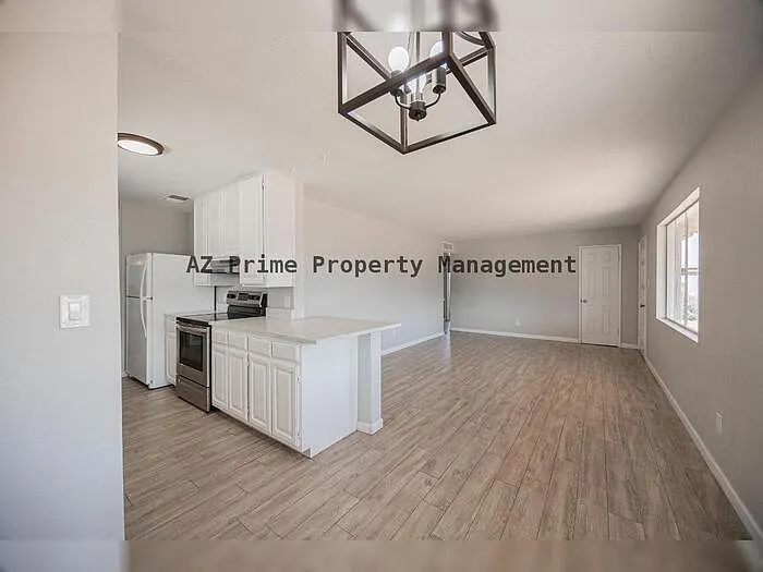 1140 W 7th St — Photo 9