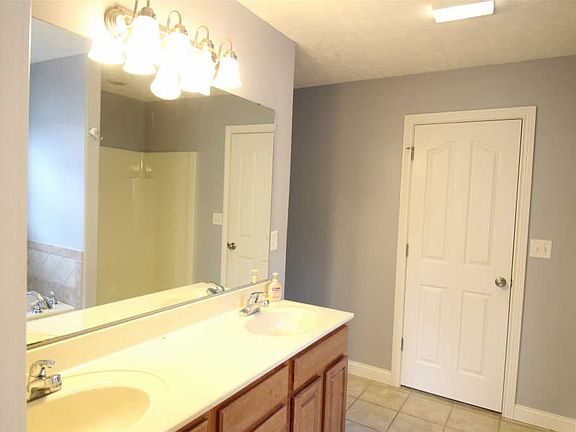 5th image of 4429 N Candlewick Ln