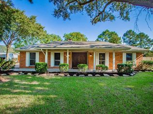 3911 Longherridge Dr, Pearland, TX 77581