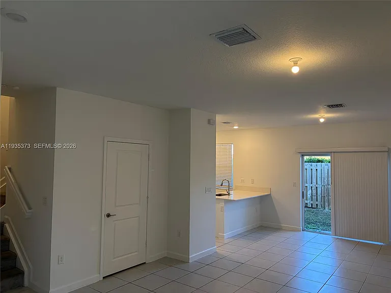 2661 SE 10th St #2661 — Photo 3