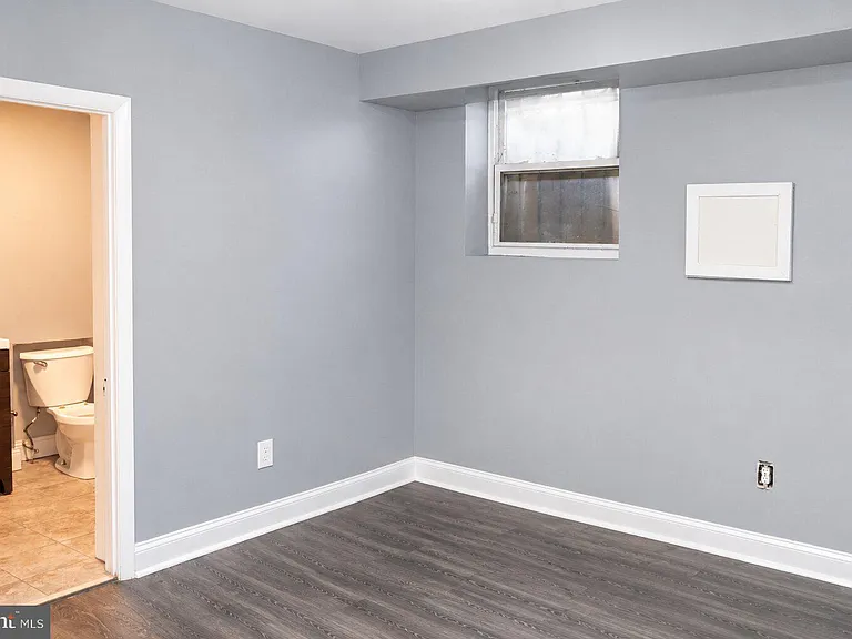 63 Galveston Pl SW #B — Photo 8
