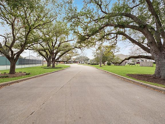 5th image of 2447 Lakewood Pointe