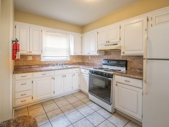 16 Rhinesmith Ave #2