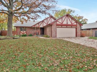 1045 S Cypress St, Wichita, KS 67207