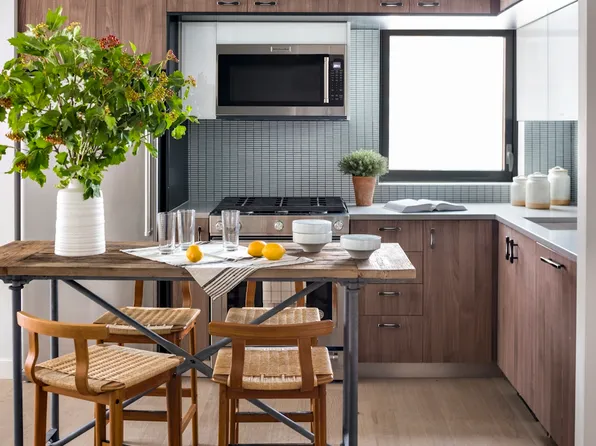 44-28 Purves St, Long Island City, NY