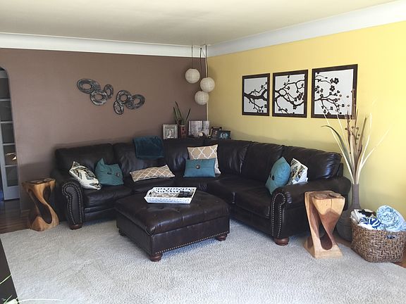 2nd image of 5905 Chestnut Hills Dr