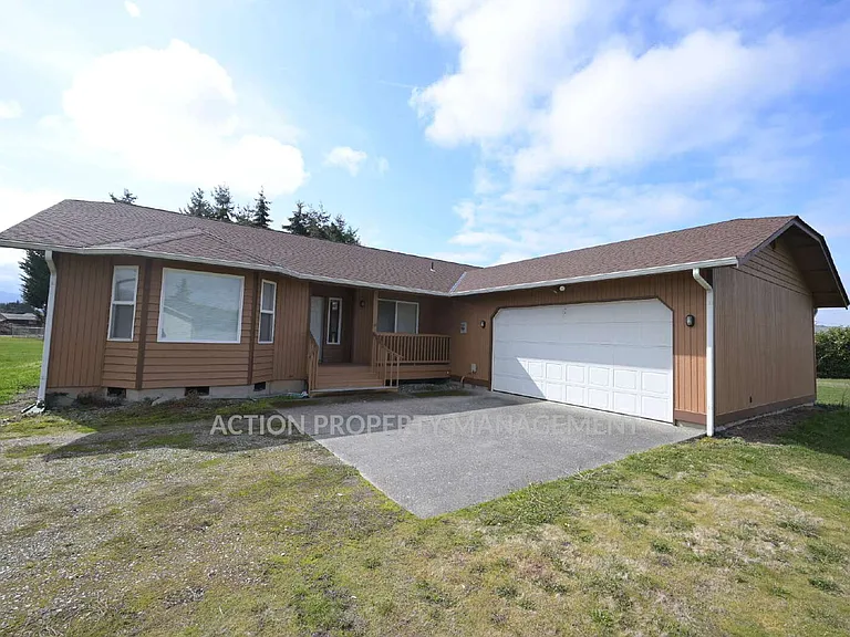 1464 Heath Rd — Photo 1
