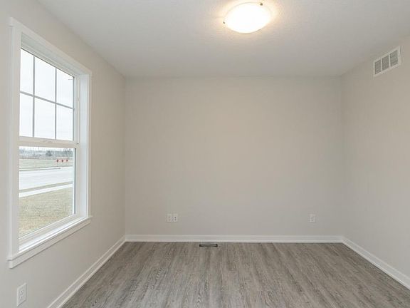 2nd image of 2109 SW Vintage Pkwy