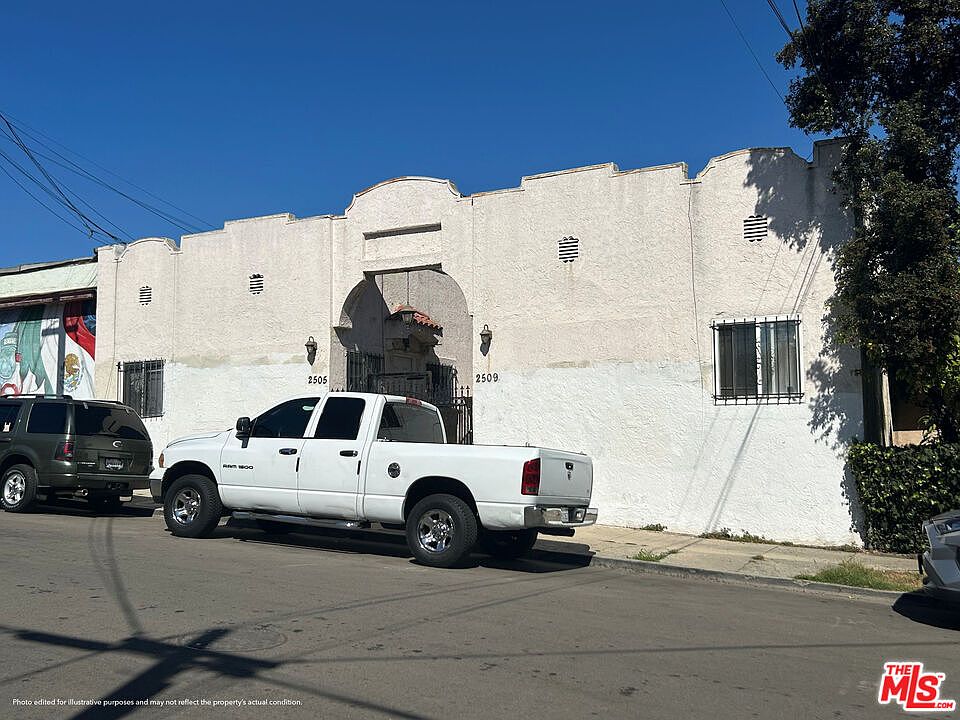2nd image of 2505 Malabar St