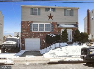 10209 Clark St, Philadelphia, PA 19116