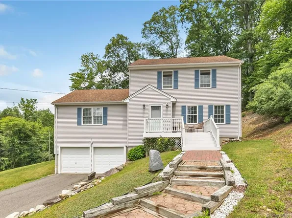 32 Charles Road, Seymour, CT 06483