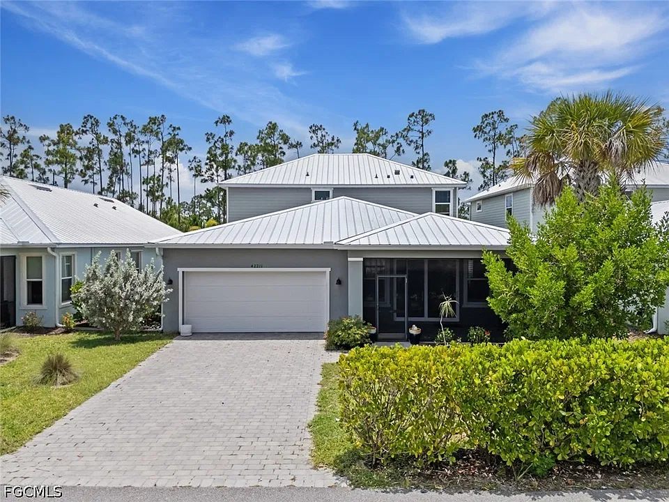 42211 Hammock Ln