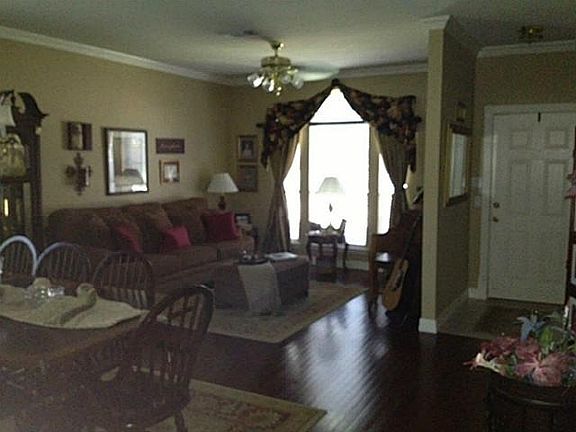 Formal living