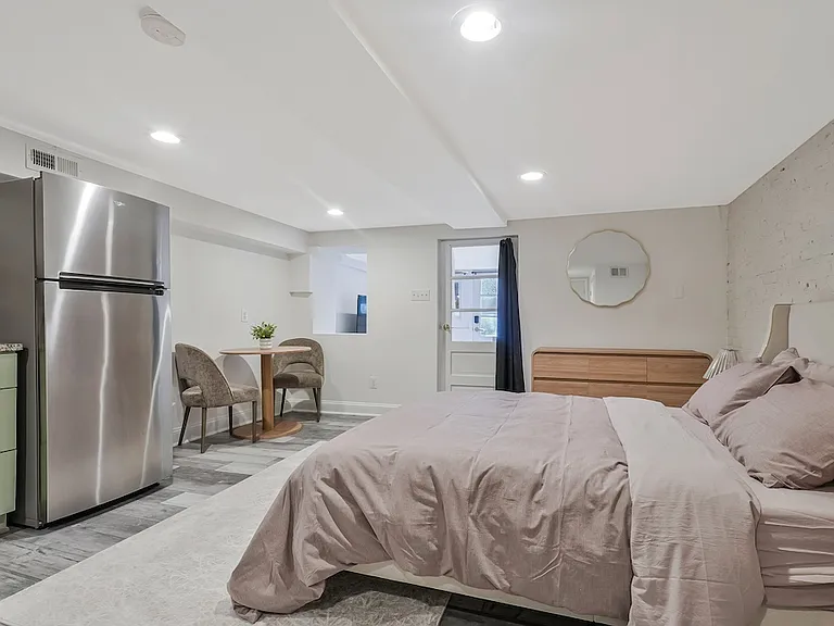 1407 King St #1 — Photo 5