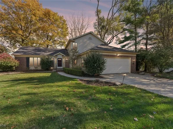 29053 W Brockway Dr, Westlake, OH 44145