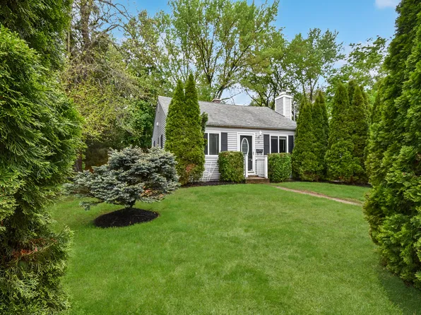 37 Naubuc Avenue, East Hartford, CT 06118