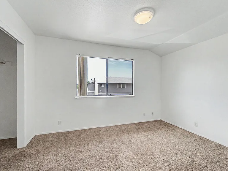 Joshua Tree Apartments — Photo 24
