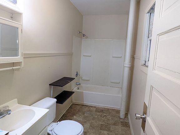 5th image of 1715 Ray St