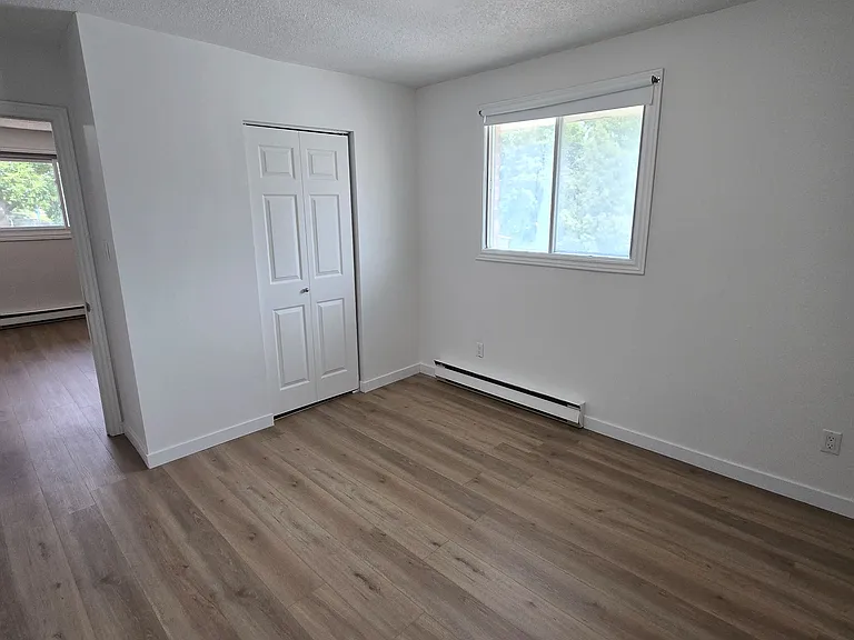 184 Simcoe St #3 — Photo 11