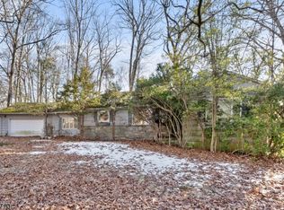 20 Hidden Glen Rd, Upper Saddle River, NJ 07458