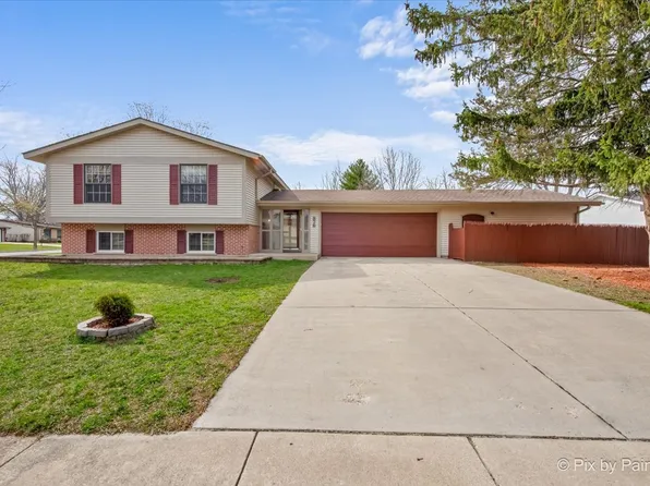 876 Darlington Ln, Crystal Lake, IL 60014