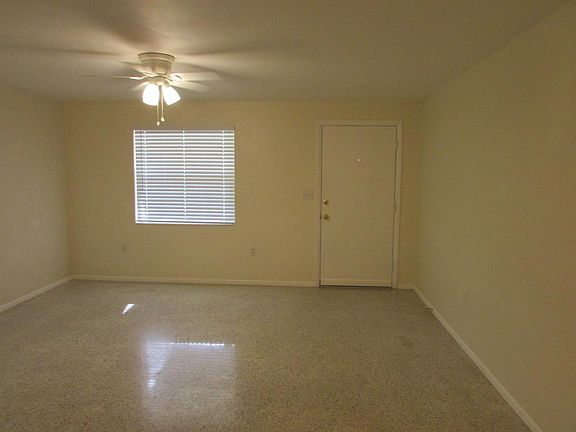 3rd image of 437 Dogwood Ct
