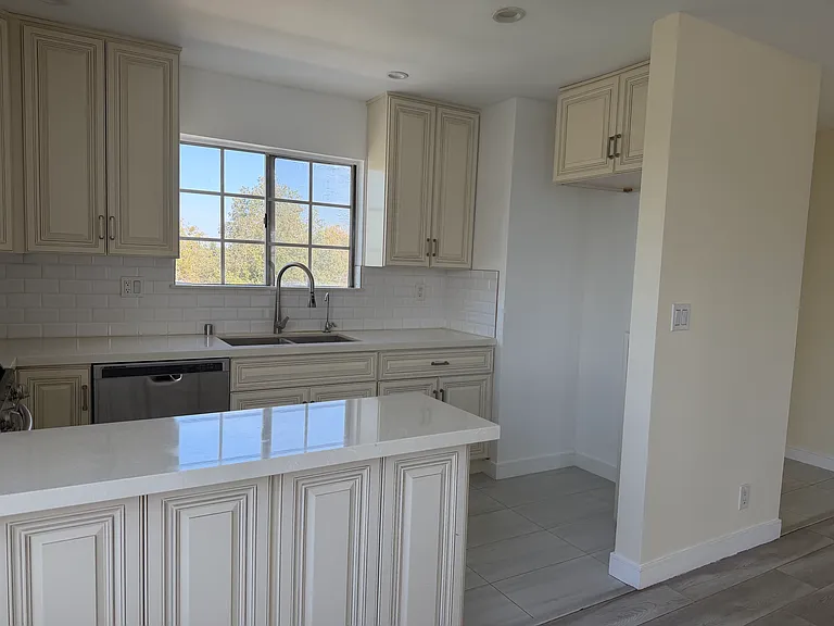 810 W Dryden St #6 — Photo 1