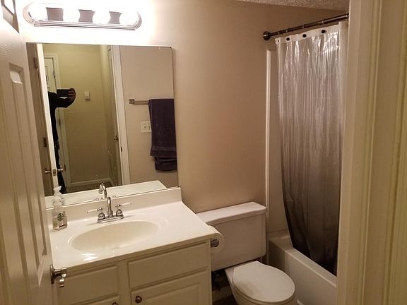 3rd image of 5353 Stonemeadow Ave APT C