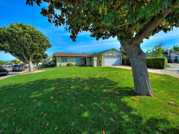 2nd image of 2904 Clover Ct