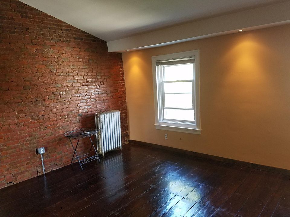 1st image of 932 N Randolph St #3