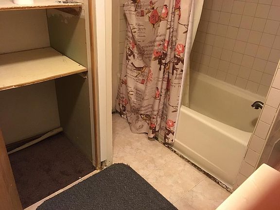 5th image of 2389 Cornaga Ave
