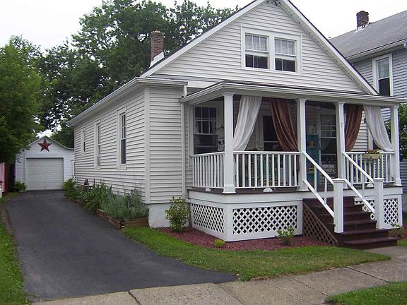 2nd image of 7 Glenwood Blvd