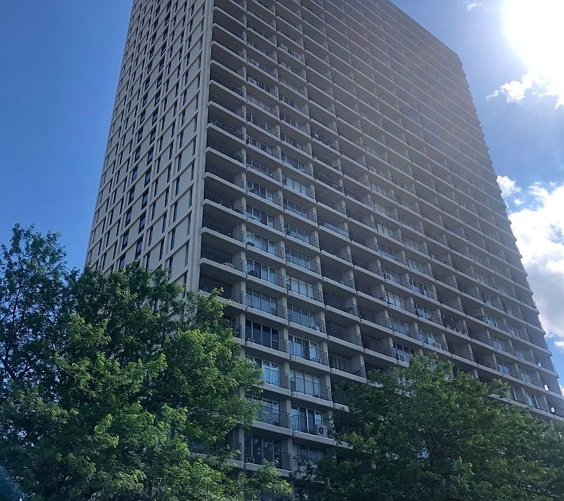 1st image of 1960 N Lincoln Park W APT 412