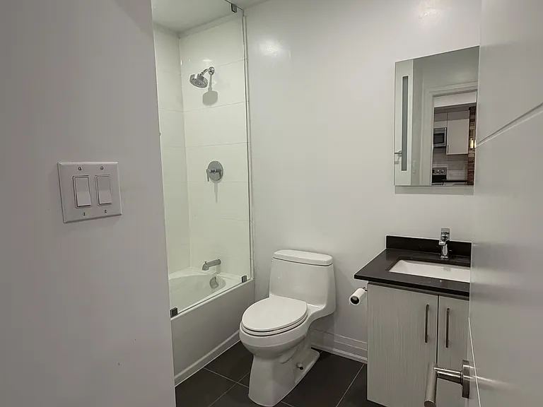 217 Jarvis St #5 — Photo 8