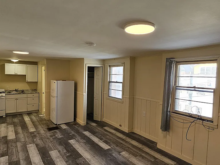 330 W State St #7 — Photo 7
