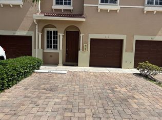 21421 NW 13th Ct APT 211, Miami Gardens, FL 33169