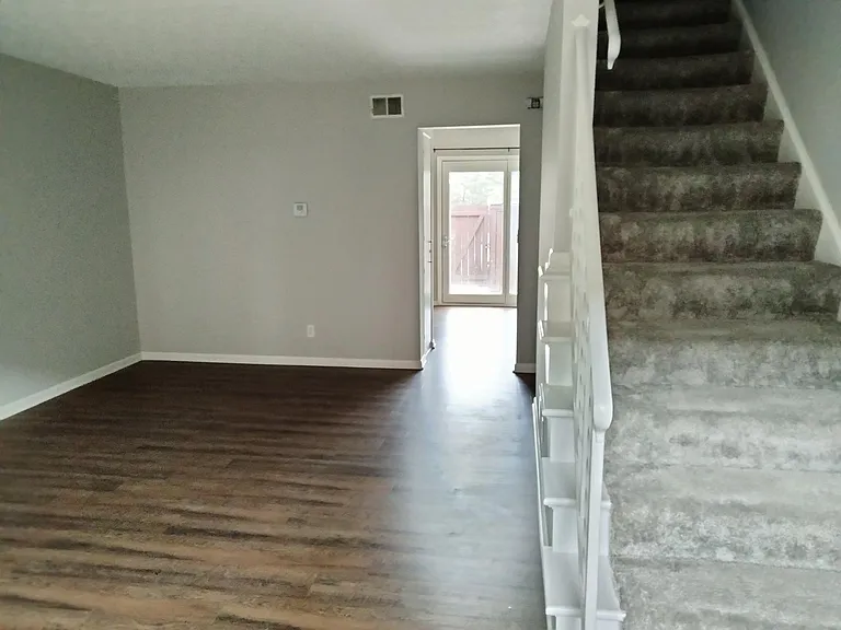 1759 Willoway Cir N — Photo 6