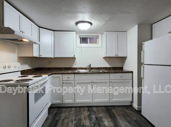 6 11th St S #4, Fargo, ND 58103