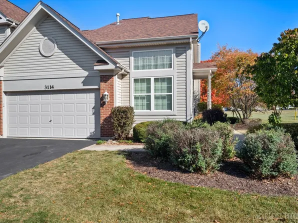 3114 Raphael Ct, St Charles, IL 60175