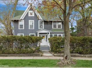 78 Pine Ave #1, Riverside, IL 60546